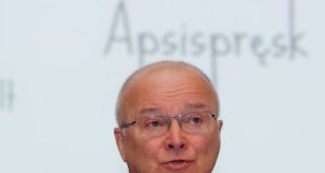 Zenonas Vaigauskas situaciją vertina kaip labai keistą ir retą: „Jei opozicija didesnė būtų ir taip elgtųsi