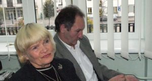 Aktorė Olita Dautartaitė žavėjo klausytojus gyvomis Vaižganto kūrinių ištraukomis.