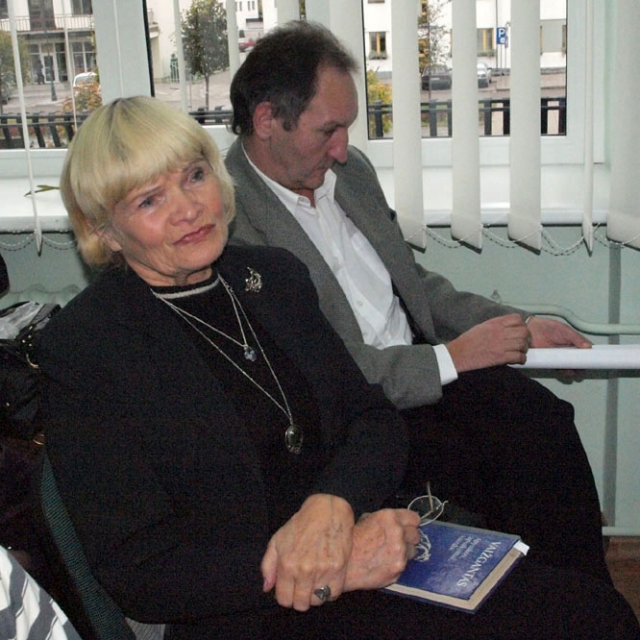 Aktorė Olita Dautartaitė žavėjo klausytojus gyvomis Vaižganto kūrinių ištraukomis.