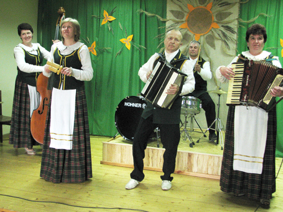 Aukštakalnių kapela „Barškutis“. N.Byčkovskio nuotr.