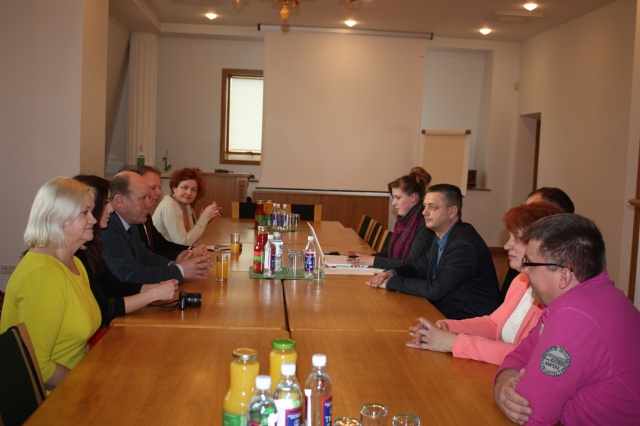 Antradienio vakare posėdžiavusios rajono ir miesto VVG valdybos bandė užkasti 