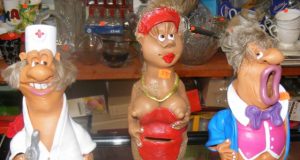 Meilės dienai tinka originalios molinės taupyklės...