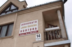 Advokato Jono Valicko kontorą iš pat ryto krėtė pareigūnai. Po kratų kontoroje ir namuose advokatas sulaikytas 48 valandoms. D.Zibolienės nuotr.