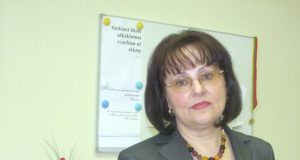 Už grotų uždaryta „Sodros“ Rokiškio skyriaus direktorė Anzelma Nijolė Valickienė įtariama  kyšininkavimu ir piktnaudžiavimu tarnybine padėtimi. D.Zibolienės nuotr.