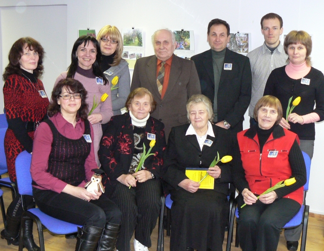 Nadiežda Ivanova (sėdi iš kairės)