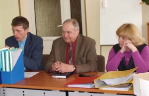 “Gerkite vandenį tiesiai iš čiaupo!” Pasakodamas apie „Rokiškio vandenų“ veiklą įmonės direktorius Vytautas Legas (viduryje) ne kartą minėjo svarbiausius savo komandos narius –pavaduotoją