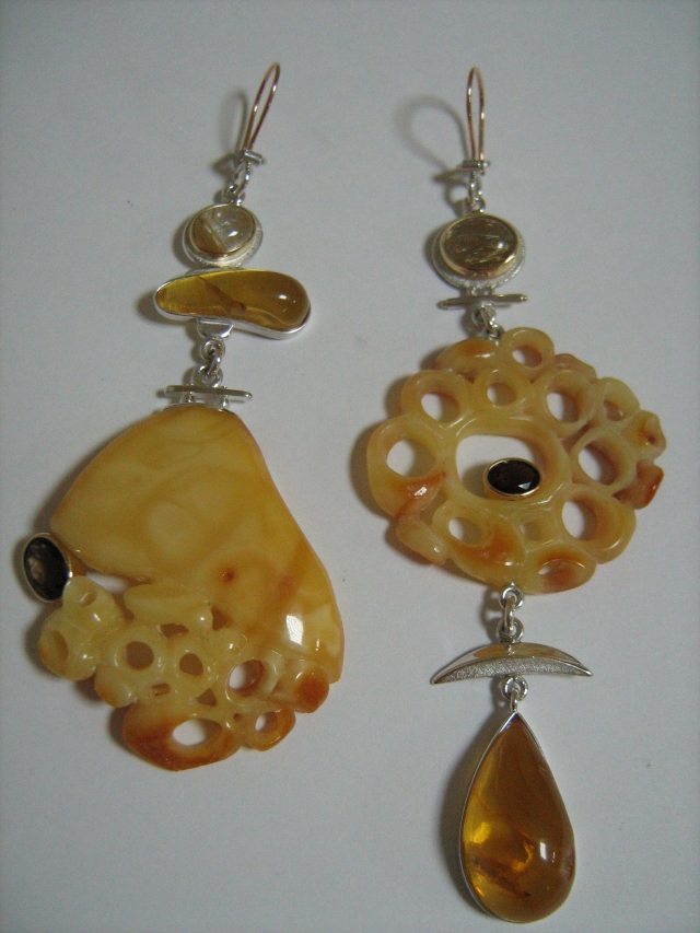 Šis D.Varnaitės kūrinys - tarp geriausių juvelyrikos konkurso „Ažūras“ darbų. Autorės nuotr.