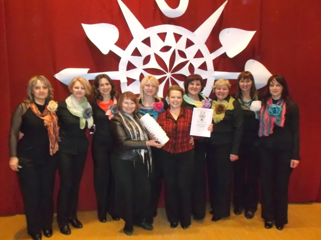 Ansamblio nugalėtojo narės Albina Kasparienė (iš kairės)