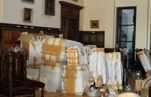 Parodos eksponatai vakar dar buvo supakuoti. Muziejaus archyvo nuotr.