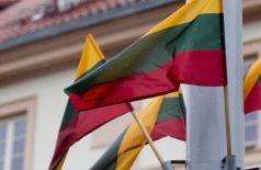 Lietuvos valstybės atkūrimo dienos išvakarėse-sveikinimai iš kitų šalių lyderiai