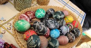 Artėja šv. Velykos. Negalite apkabinti? Pasveikinkite!