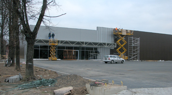 Rajono verslininkai su baime laukia “Maximos” prekybos centro atidarymo. N.Byčkovskio nuotr.