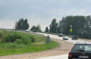 Trejų metų berniukas iš mikrorajono nukeliavo Rokiškio viaduko link. D.Zibolienės nuotr.