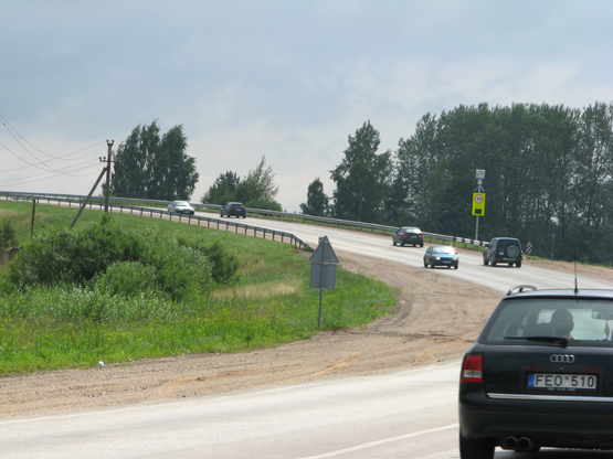 Trejų metų berniukas iš mikrorajono nukeliavo Rokiškio viaduko link. D.Zibolienės nuotr.
