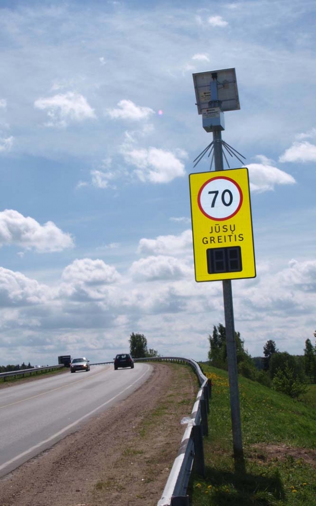 Pastatytas pirmasis mieste greičio matuoklis.