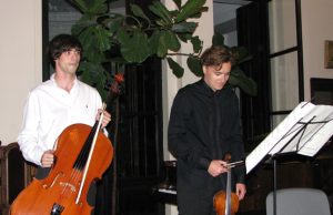 Jų tikslas – muzika Ne pirmus metus Rokiškio publiką savo muzika kerėjo Akselis de Jenlis (kairėje) ir Rafaelis Jacobas.