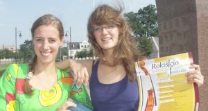 Justina (kairėje) ir Simona Zajančauskaitės su kolegomis muzikantais žada rokiškėnus nustebinti trečiajame muzikos festivalyje. D.Zibolienės nuotr.