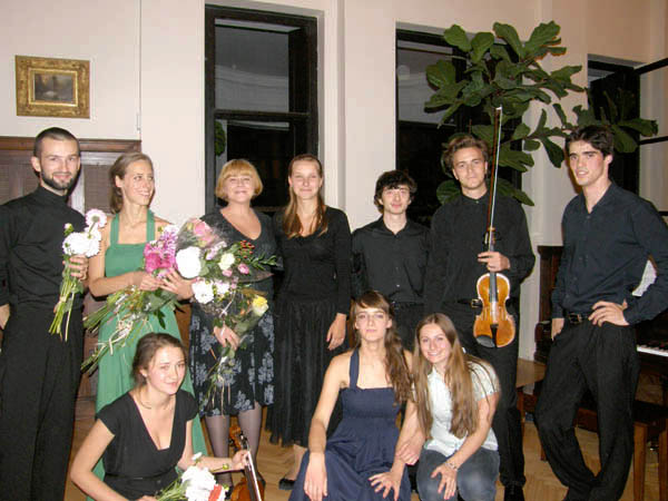 Pernykščio festivalio akimirka: dėmesio jauniesiems talentams Rokiškyje netrūko. R.Milaknienės nuotr. Pernykščio festivalio akimirka: dėmesio jauniesiems talentams Rokiškyje netrūko. R.Milaknienės nuotr.