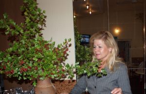 Kavinių verslas balansuoja ant labdaros ribos Nedidelės apyvartos kavinės šeimininkė Rita Zajančkauskienė džiaugėsi: kavinė išsaugojo klientus