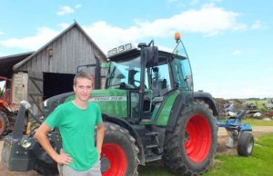 V.Šliakas: „Vairuojant tokį traktorių nebus gėda rungtis su geriausiais šalies artojais.“ A.Minkevičienės nuotr.