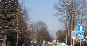 Trečiadieniais ir ketvirtadieniais neleidžiama sustoti Kauno gatvėje nuo sankryžos ties Laisvės gatve