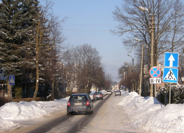 Trečiadieniais ir ketvirtadieniais neleidžiama sustoti Kauno gatvėje nuo sankryžos ties Laisvės gatve Trečiadieniais ir ketvirtadieniais neleidžiama sustoti Kauno gatvėje nuo sankryžos ties Laisvės gatve