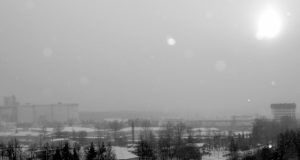 Sniegu užklotas miestas vakar iš vairuotojų pareikalavo budrumo