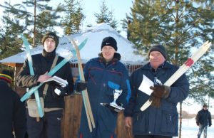 Žiemos šventė išsigando šaltuko Varžybų kartingais nugalėtojams - Tomui Pinkai (iš kairės)