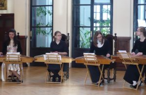 Dvaro menėje koncertavo Juozo Tallat-Kelpšos konservatorijos kanklininkų ansamblis