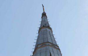 Žiobiškio bažnyčios bokštui remontuoti reikalinga parama. D.Zibolienės nuotr.