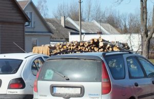 Žalio lapo“ savininkams – nežinios dienos: vairuotojo pažymėjimų