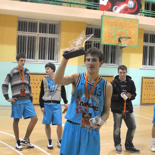 Oro karalius Justas Laužadis.