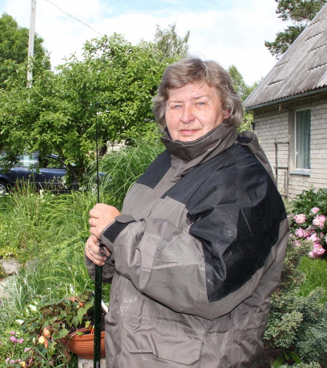 Užkietėjusi žvejė rokiškėnė Irena Sidaravičienė. D.Zibolienės nuotr. Užkietėjusi žvejė rokiškėnė Irena Sidaravičienė. D.Zibolienės nuotr.